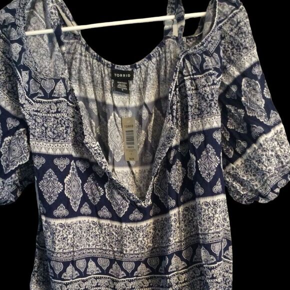 NWT Torrid Size 0 navy blue print off shoulder 3/4 gathered sleeves peasant - Picture 1 of 4